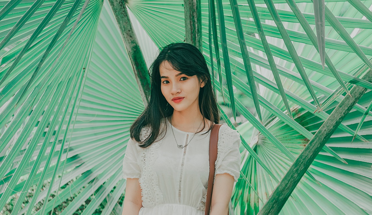 朝比奈彩最新写真集，探索日本美少女魅力之旅