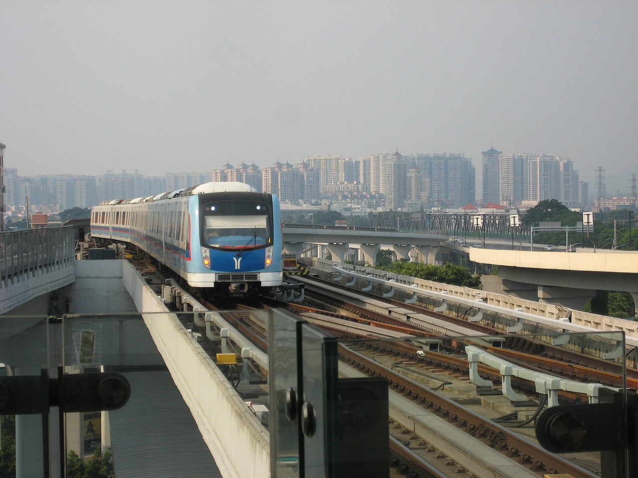 广州地铁线路图在2017年的呈现及其影响分析