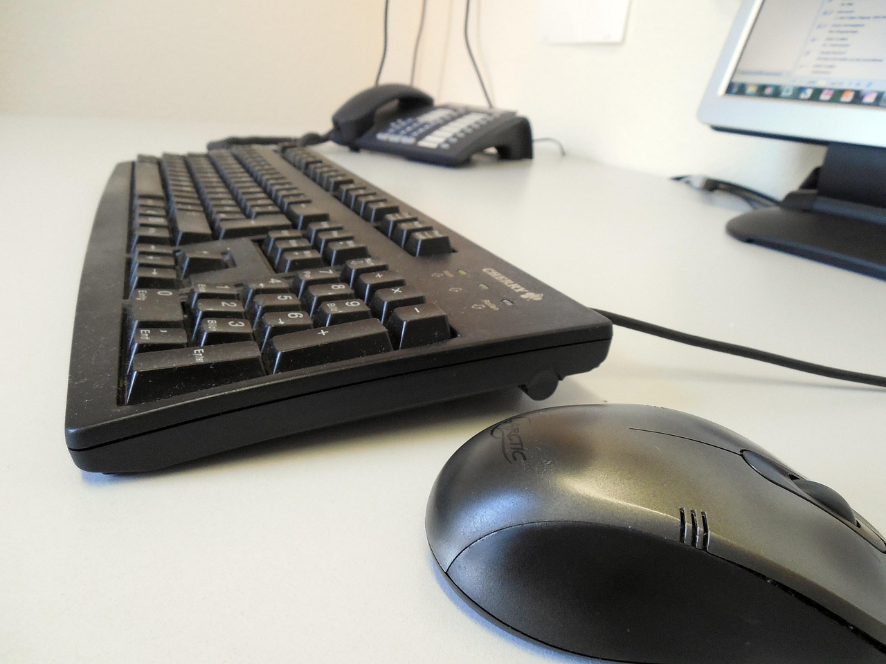 最新UMPC产品引领移动计算新时代，革新先锋重磅来袭！