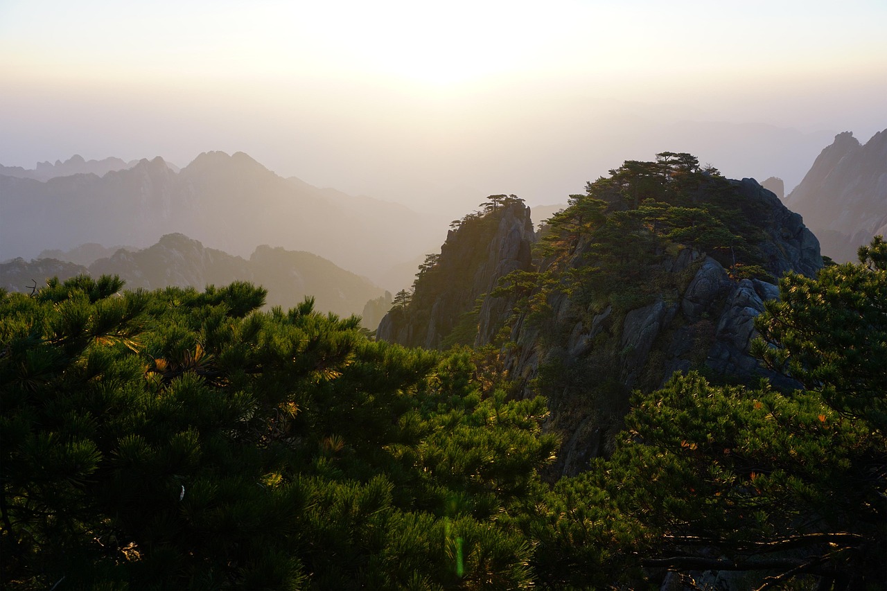 黄山山顶住宿价格详解及价格表概览