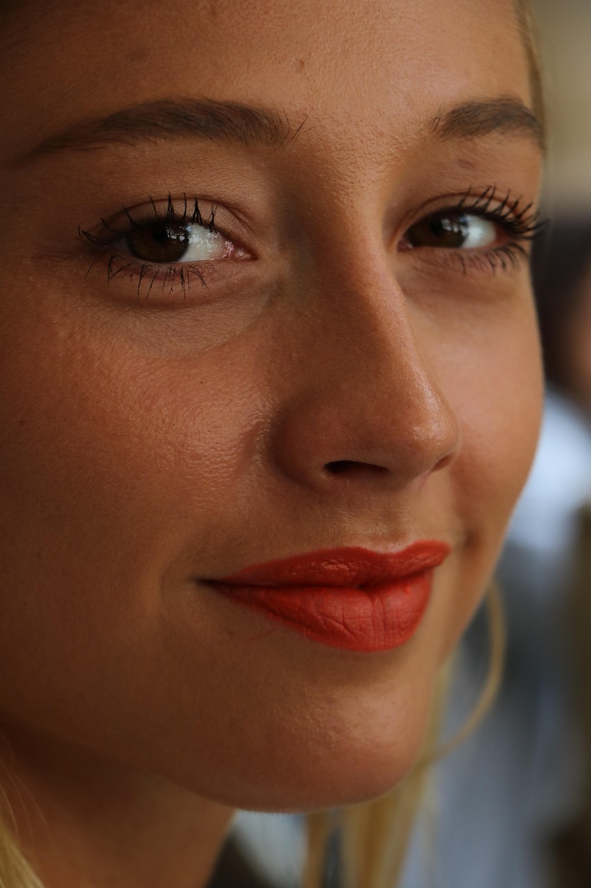 女演员李玥,星光璀璨,魅力四溢