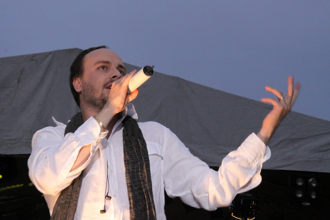 相声舞台之星,刘喆的璀璨之旅