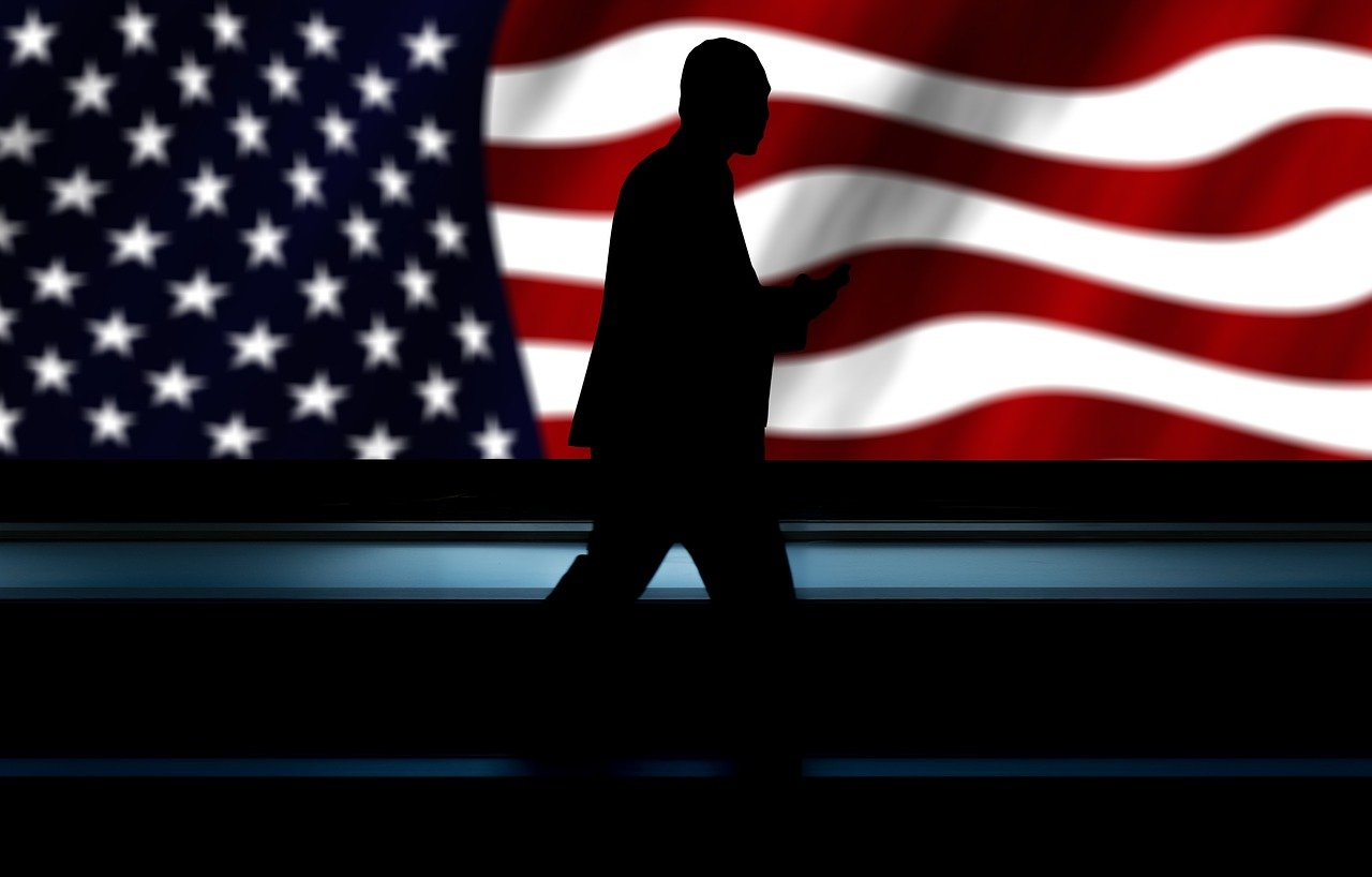 佛山照明上市，明星企业照亮资本市场的辉煌之路