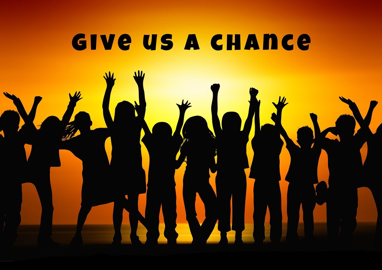 万科集团上市之路，历程回顾、影响分析与未来展望