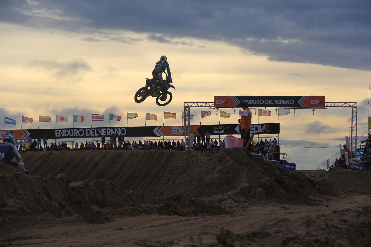 台风纳沙最新动态，持续影响与应对策略