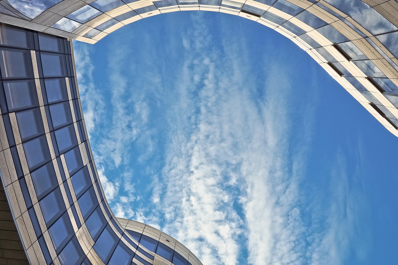 红黄蓝上市,色彩的力量与商业前景的交汇点