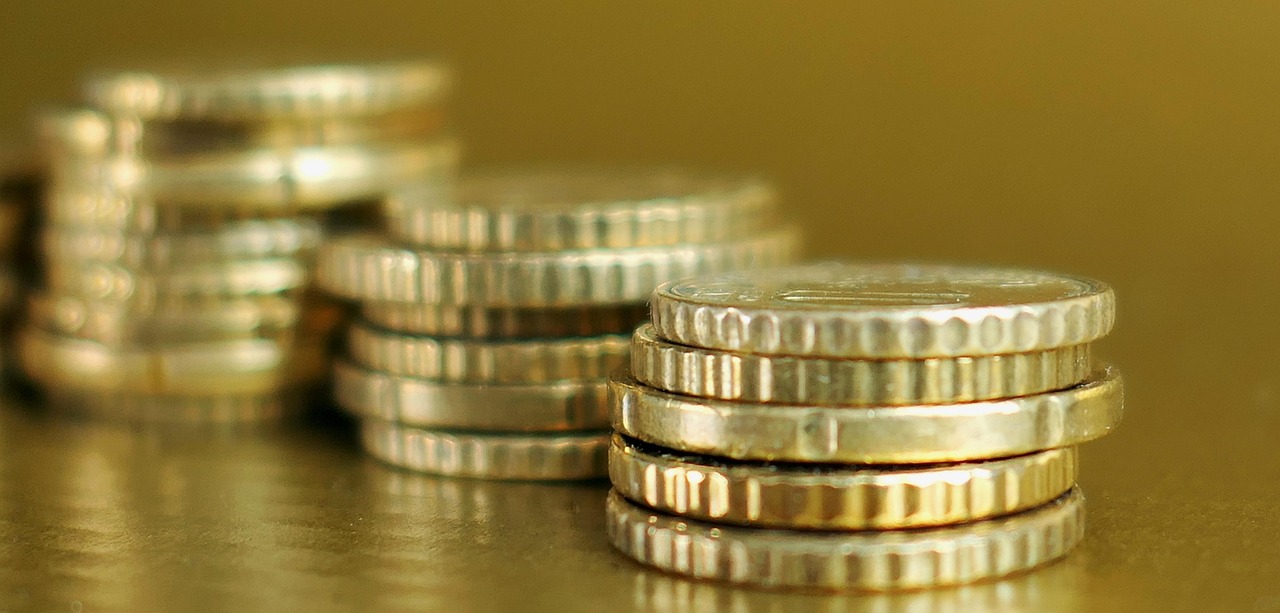 世界黄金价格波动因素及影响分析