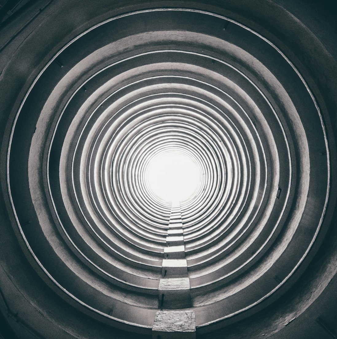 长江有色金属价格波动背后的市场动态与影响因素深度解析