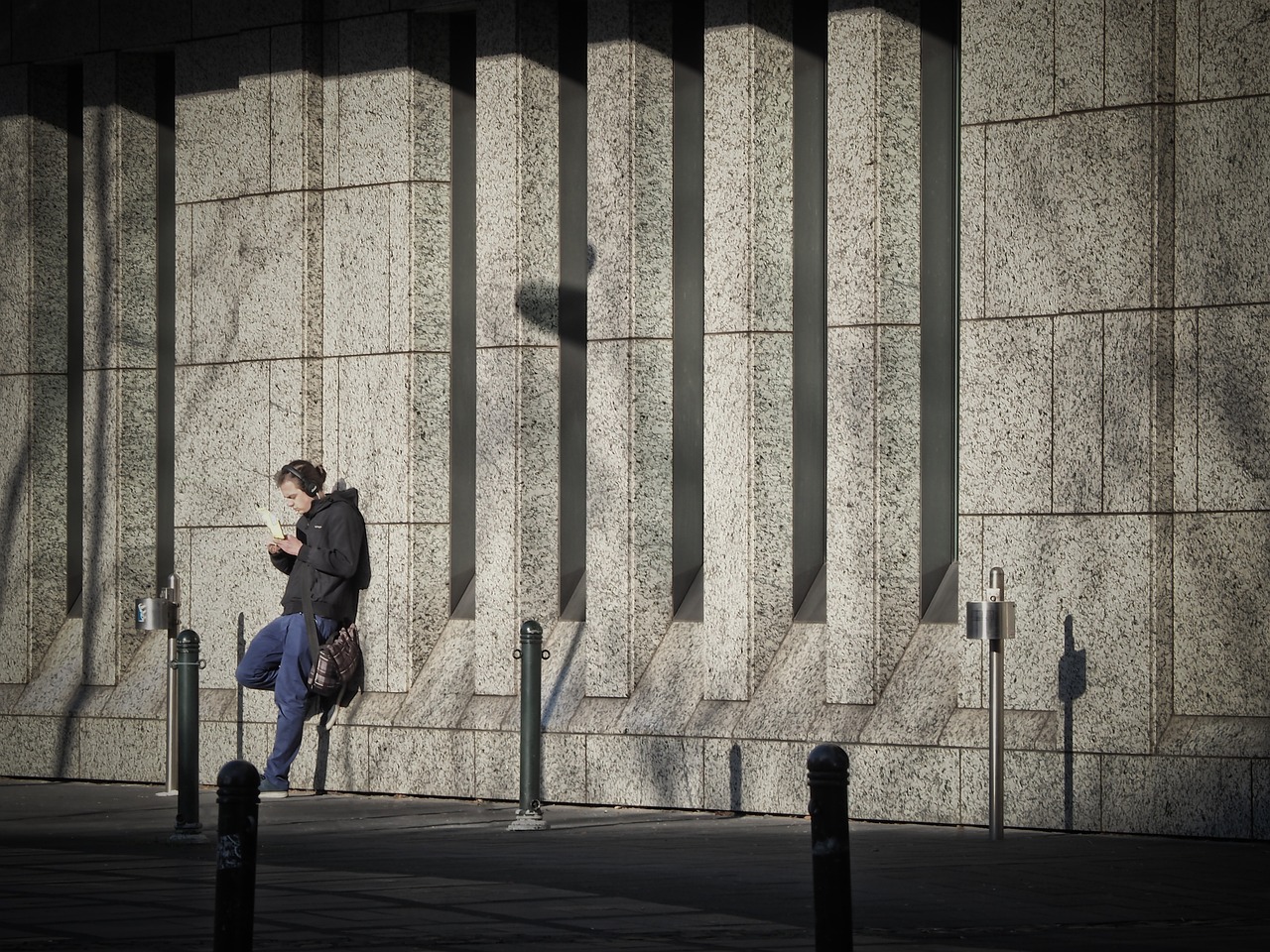 荒岛生存电影的生存挑战与道路探索