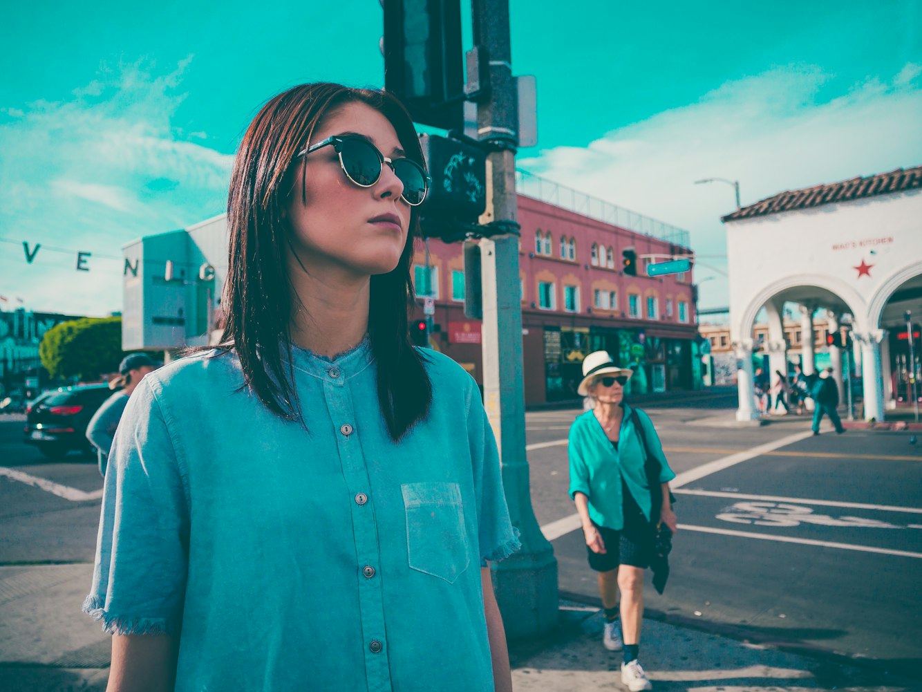 最新首版揭晓,引领潮流时尚新动态