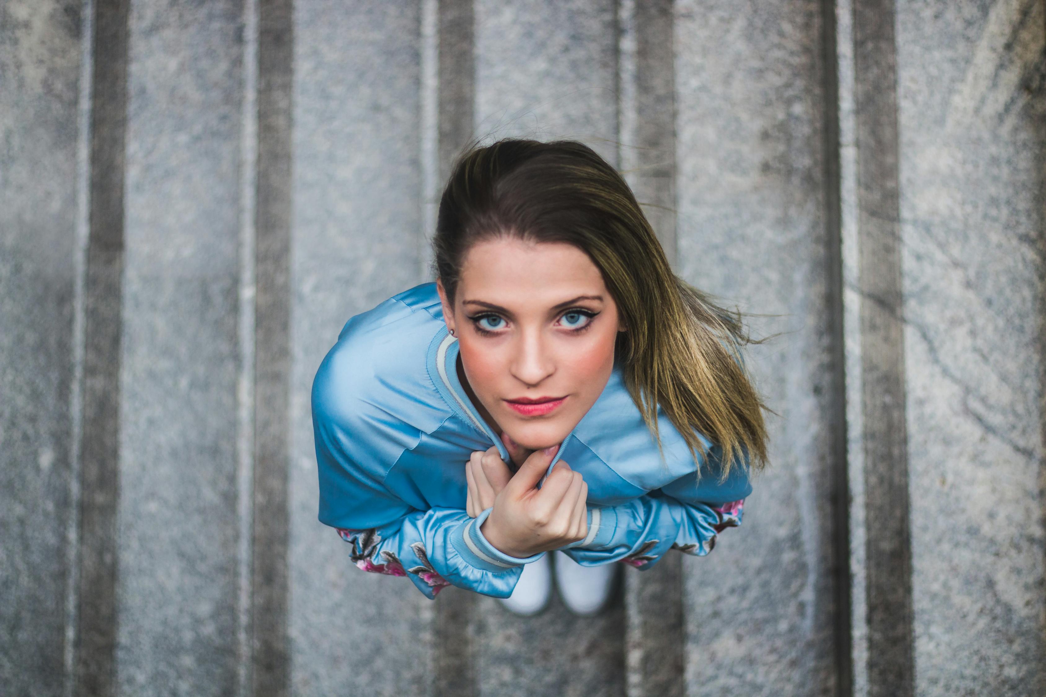 艾西瓦娅雷最新写真——展现魅力与优雅的瞬间