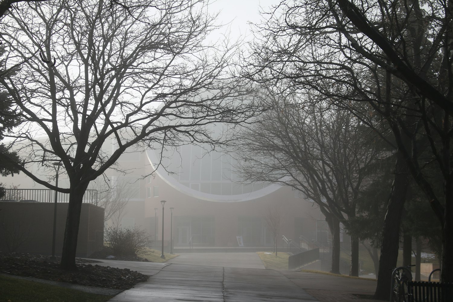 南德榜样学府引领教育创新，培育未来领军人才最新动态