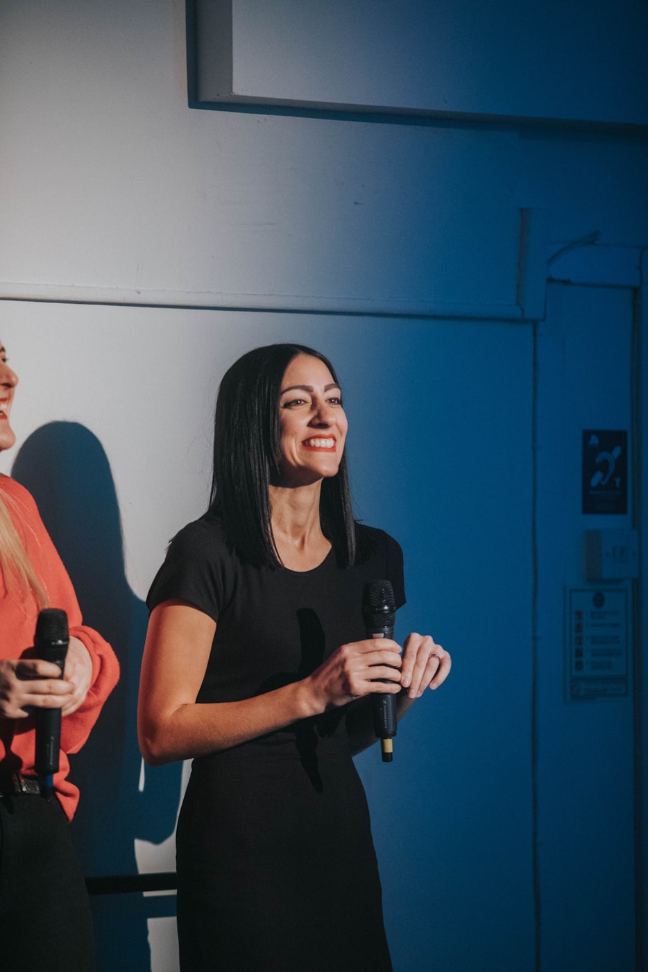 演员汪艳，银幕与舞台的璀璨光芒之星