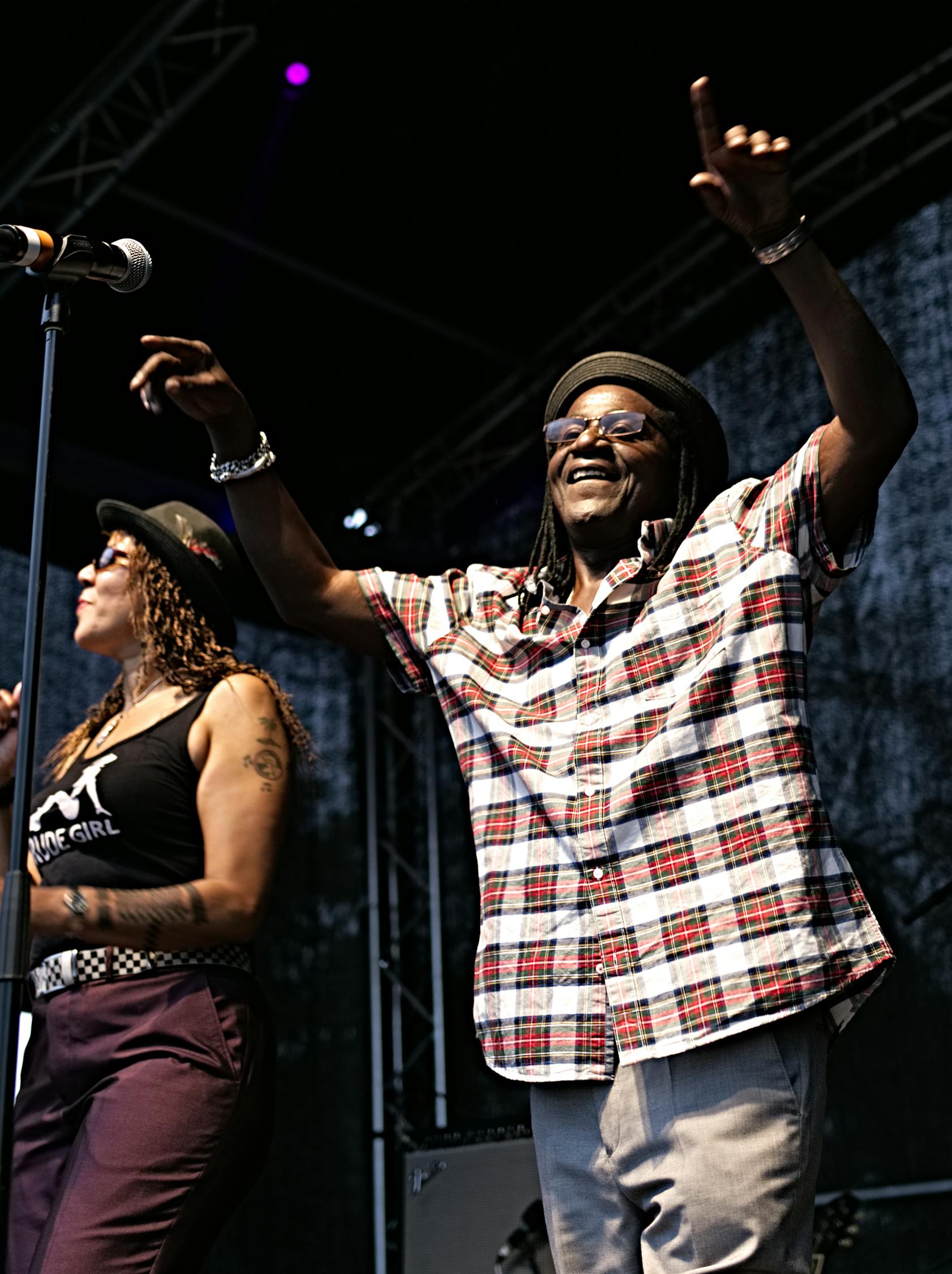 瓶儿演员，演艺之路的魅力展现与独特风采