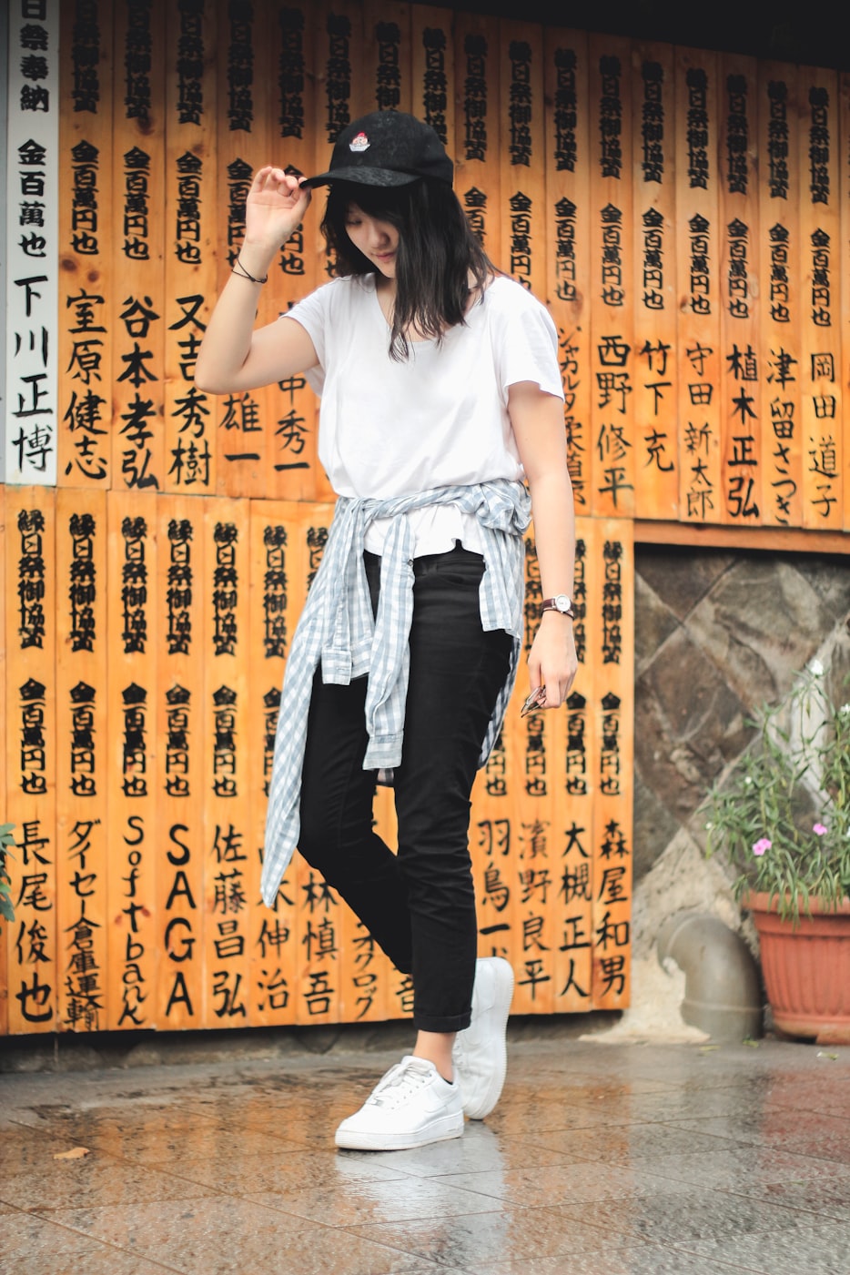 李易峰街头写真，时尚潮流的引领者