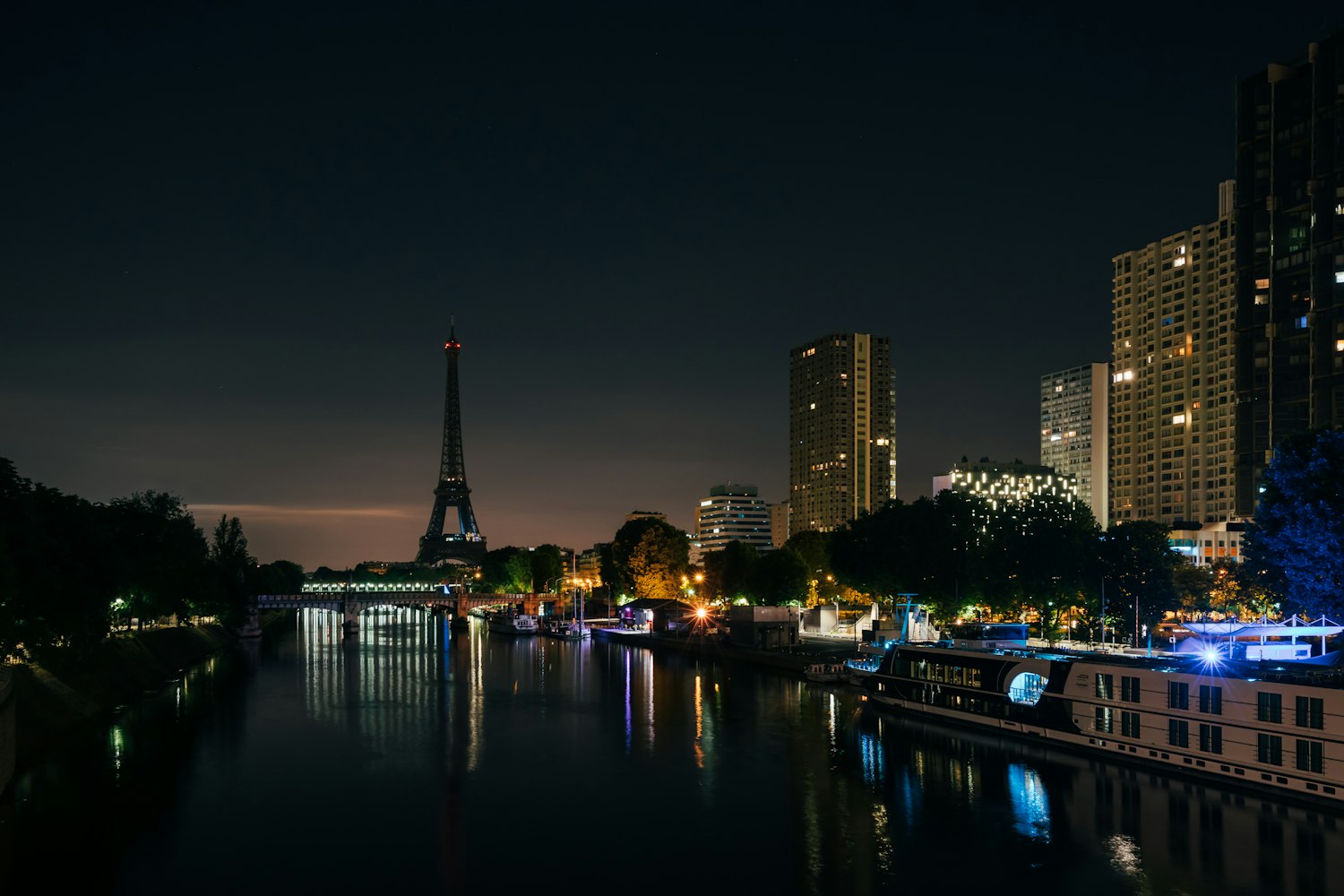 探寻古都西安的明星之光，璀璨星辰闪耀天际