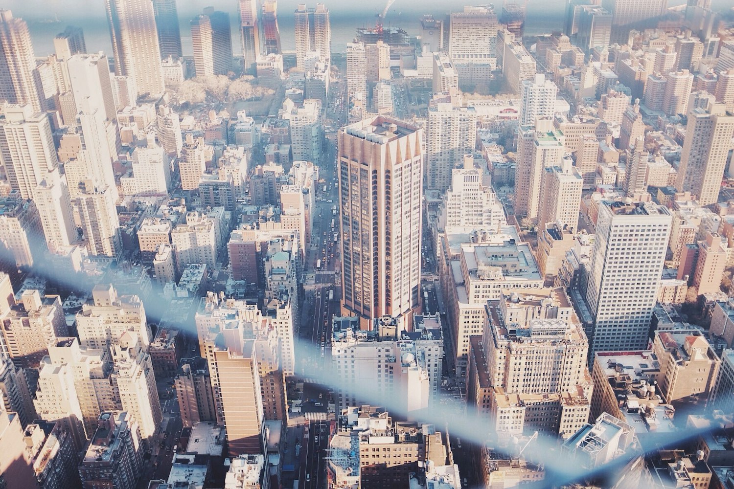 山东泰安明星璀璨闪耀，照亮城市之光