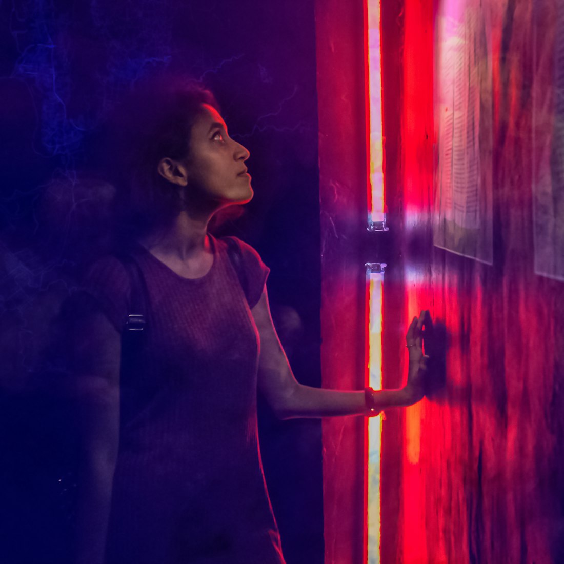 明星家庭迎新成员，璀璨星光再添三胎宝贝