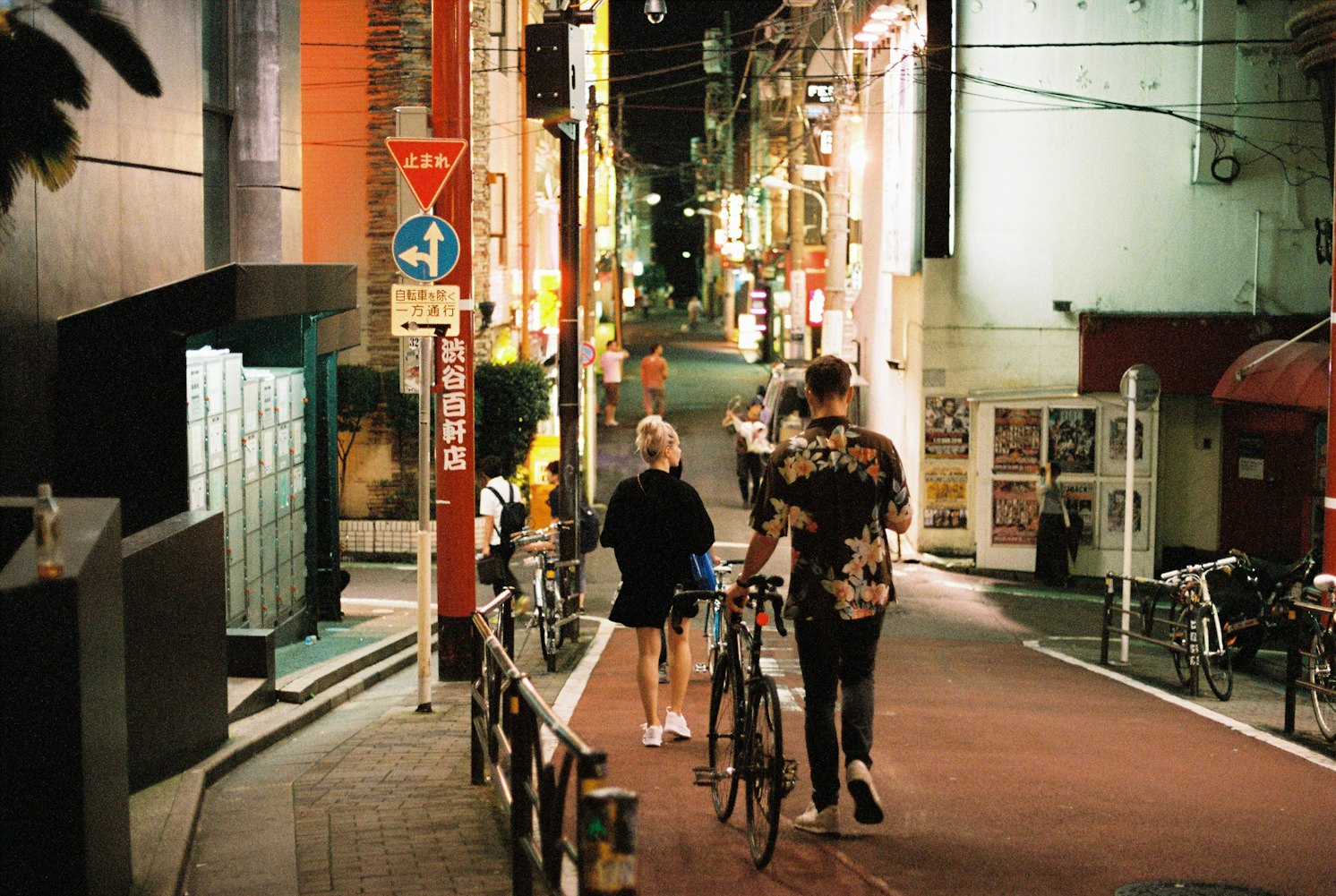 东京大轰炸，电影艺术中的灾难真实写照与影像记忆