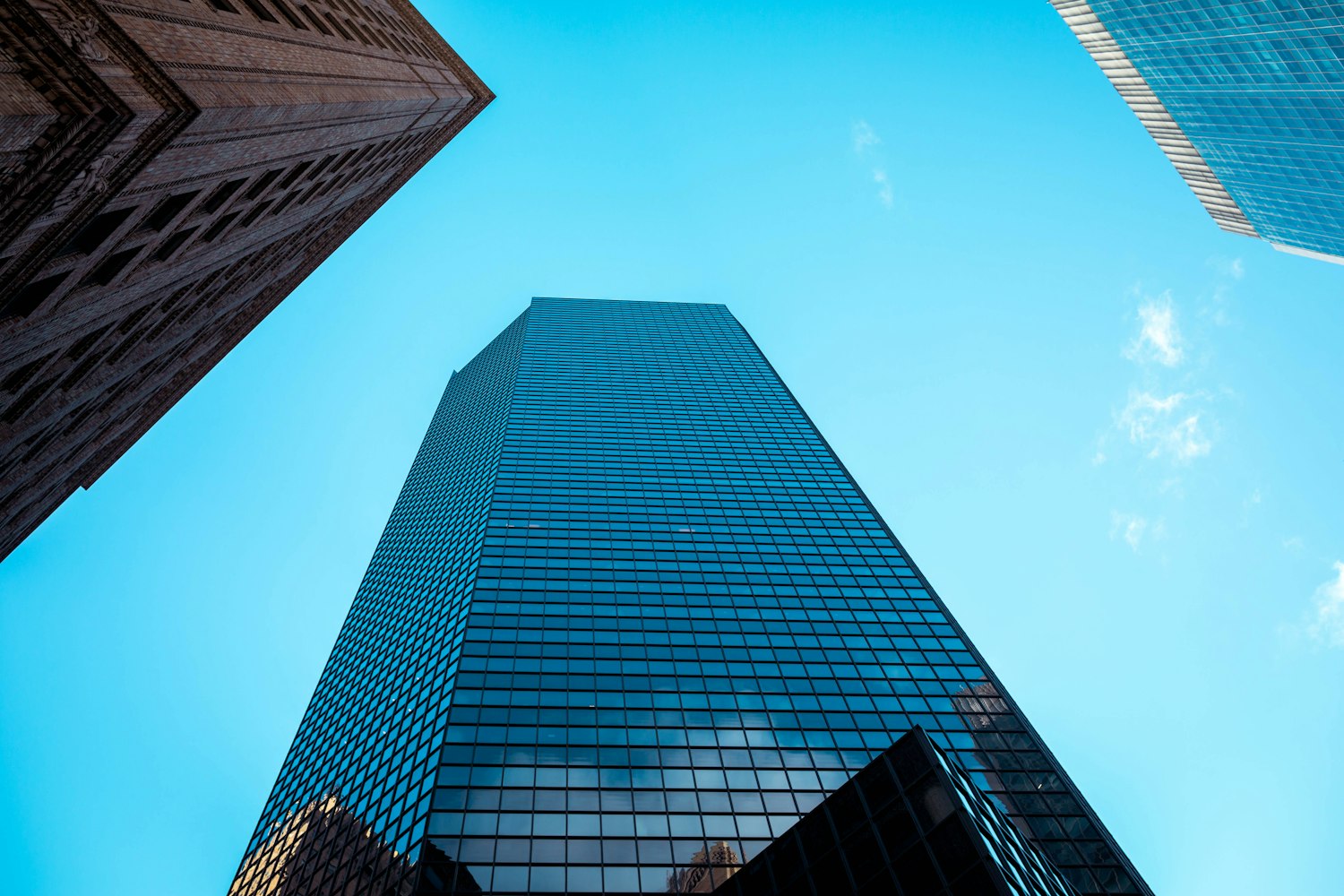 股票行情解析，深度探究600360股票动态