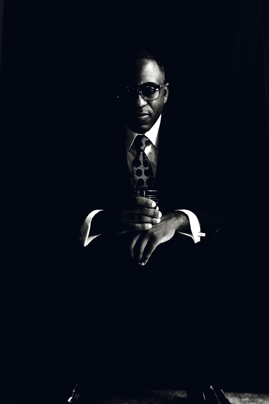 黑白动漫男生，探索二次元世界的魅力角色